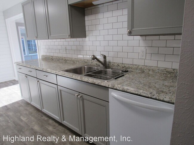 Building Photo - 5 br, 2 bath House - 7094 Dover Way
