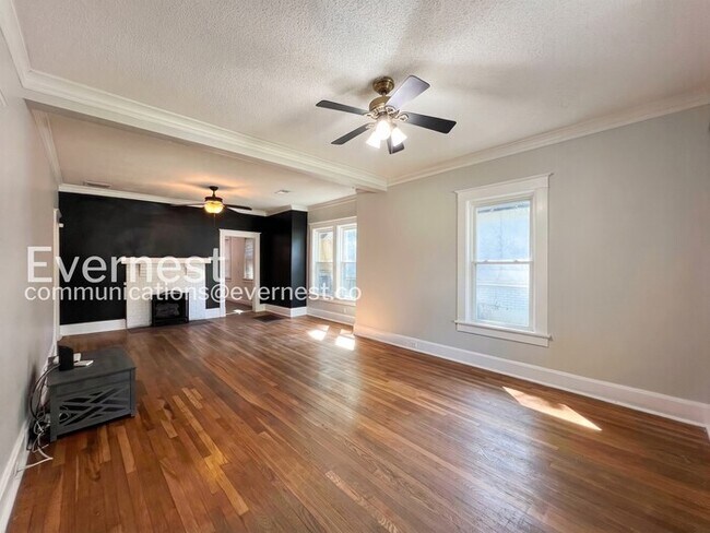 Foto del edificio - 1489 Faxon Ave