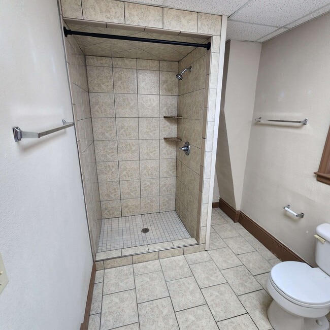 Building Photo - 102 Vermillion St