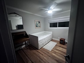 Building Photo - 2652 Mohawk St