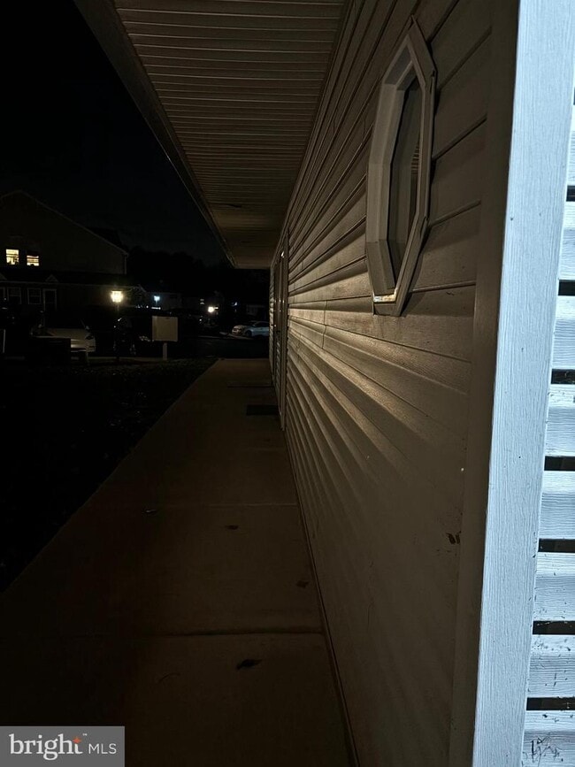 Building Photo - 706 Horseshoe Dr