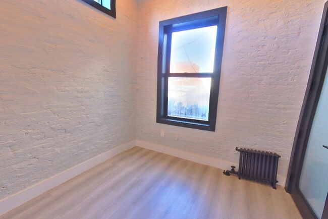 Building Photo - 53 Leroy St