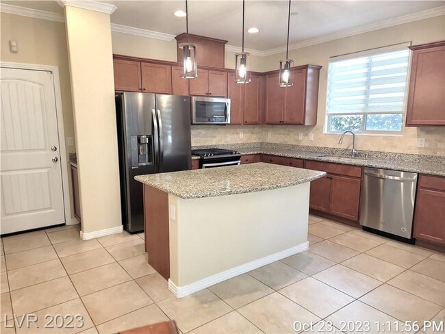 Building Photo - EXCITING 3-BED, 2.5-BATH HOME IN INSPIRADA