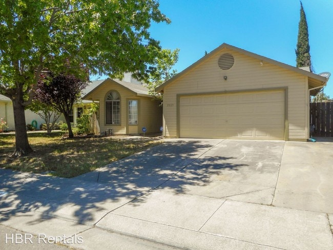 Building Photo - 2029 Grey Stone Dr