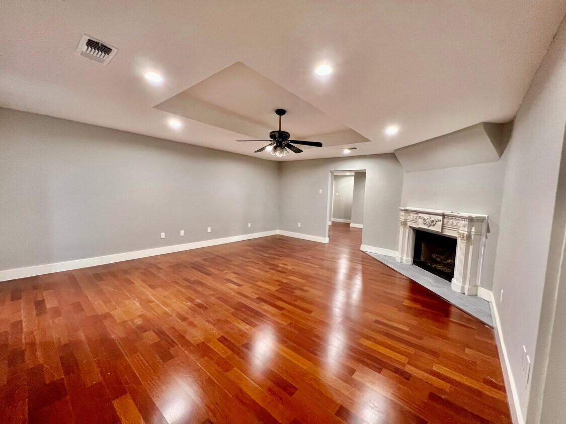 8314 Cherry Blossom Dr, Highlands, TX 77562 House Rental in Highlands