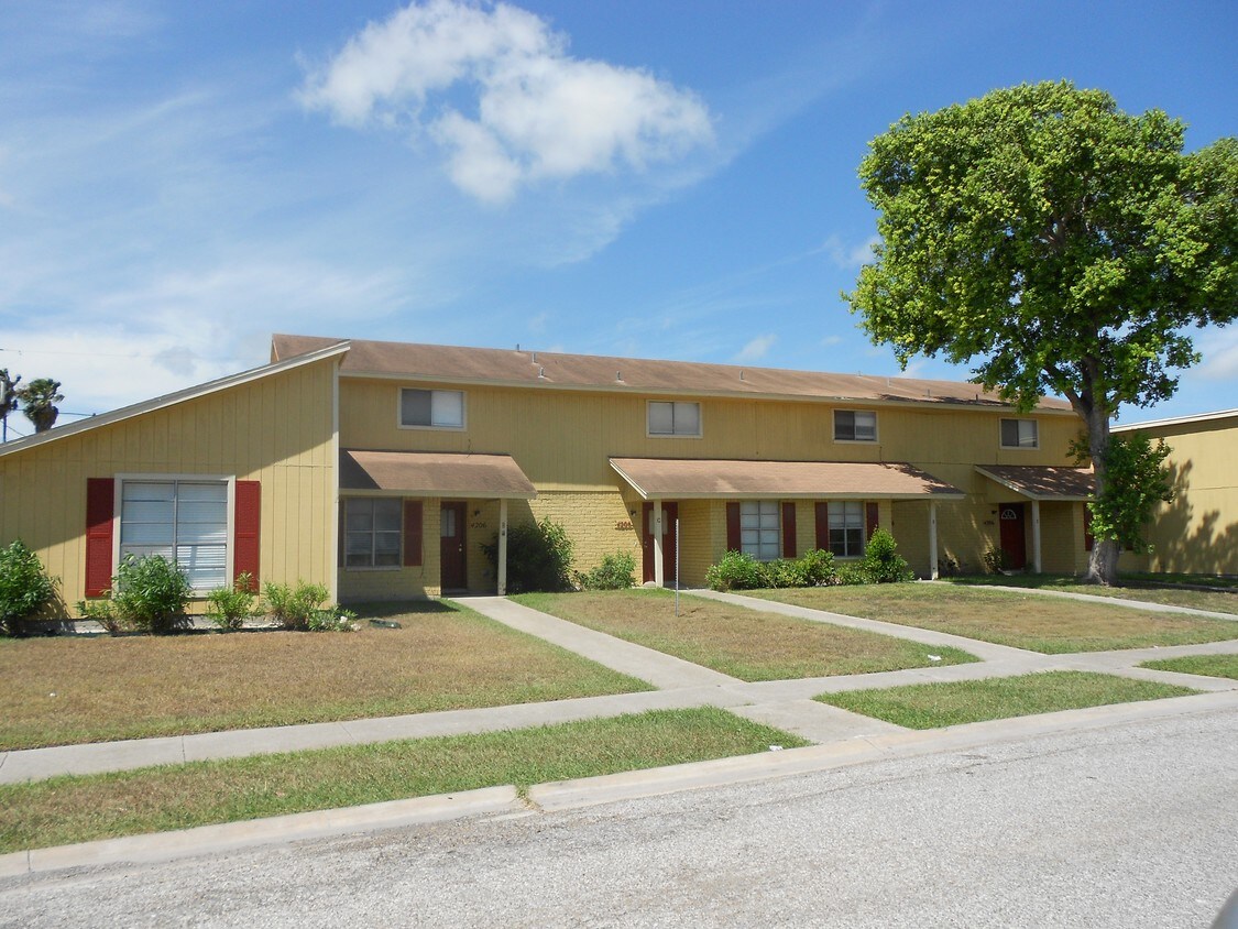 4206 Walnut Hills Dr, Corpus Christi, TX 78413 Apartments in Corpus
