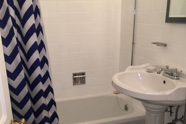 Bathroom - 549 N Pine St