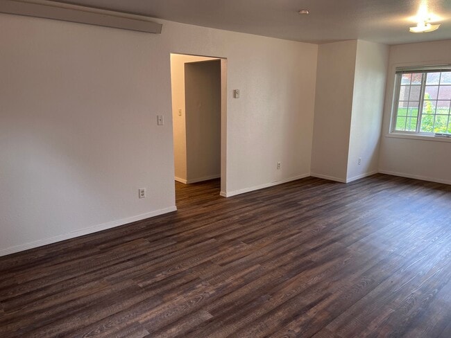 Building Photo - 234 S Elmwood Ave