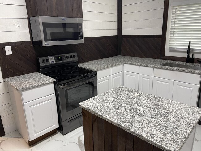 Foto del edificio - 112 Yates St