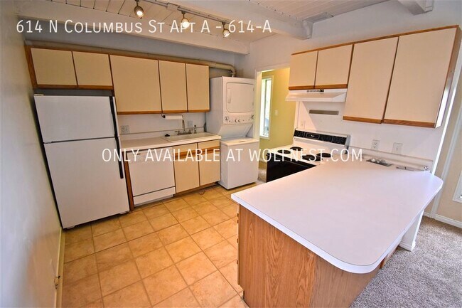 Foto del edificio - No Deposit Option! Breathtaking 1 Bed Capi...