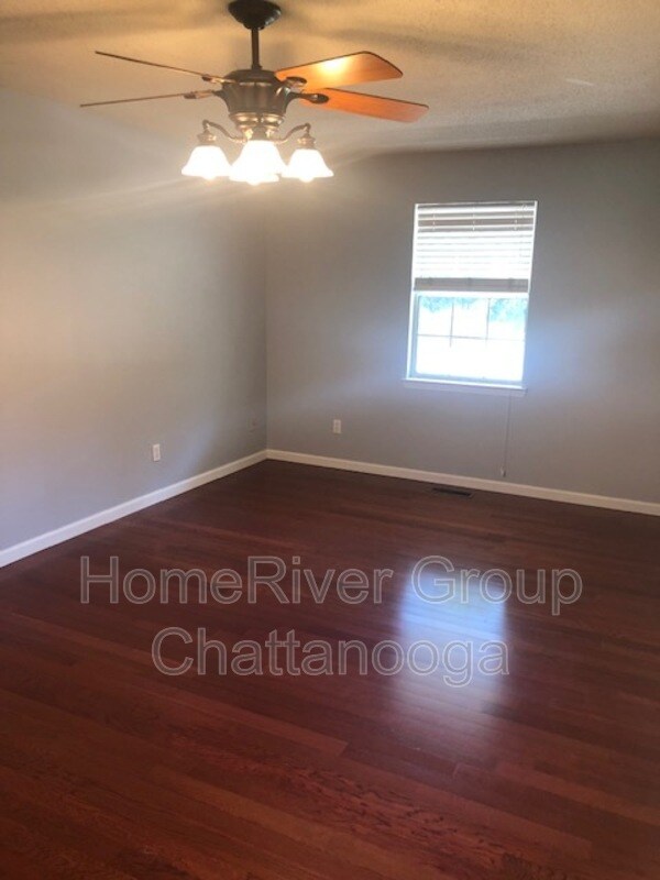 Foto del edificio - 8809 Brook Point Ln