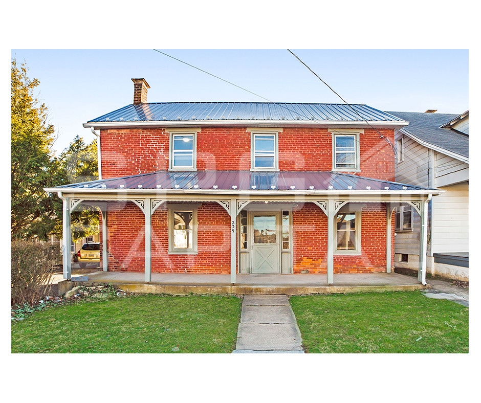 Primary Photo - 239 Main St