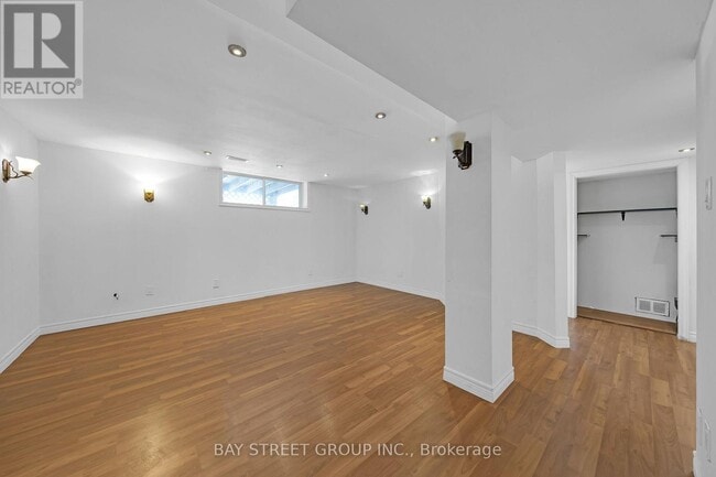 Building Photo - 7 Kemano Rd