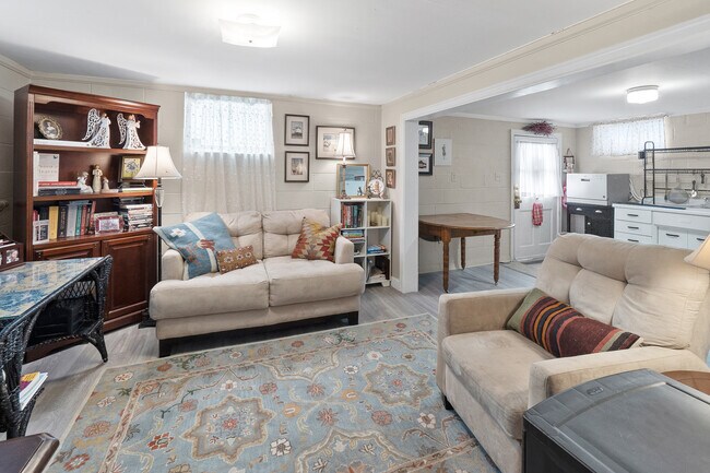 Building Photo - 504 E Patrick St