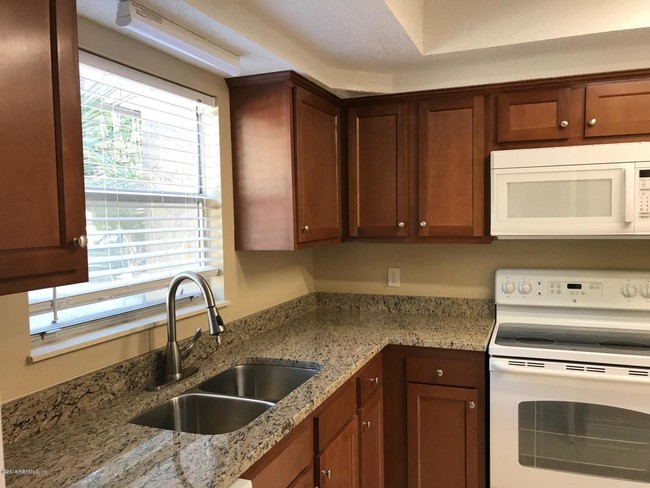 Building Photo - 11416 Bedford Oaks Dr