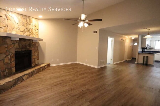 Building Photo - 940 Central Ave