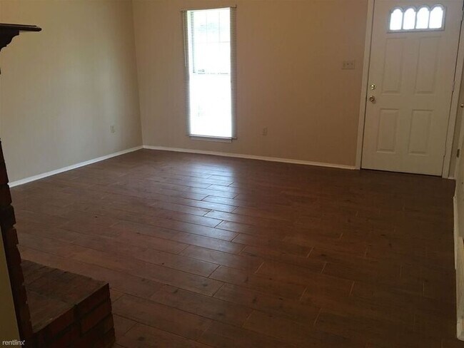 Building Photo - 10388 Maplebrook Ln