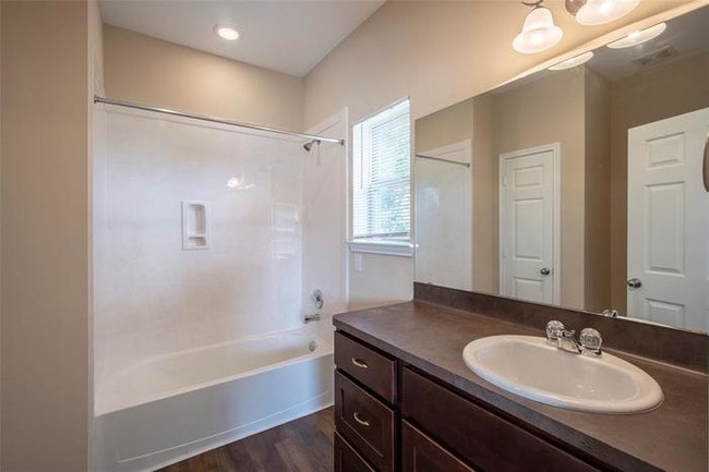 Building Photo - 8134 Cabot St - UNIT B
