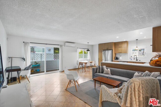 Foto del edificio - 1045 S Bedford St