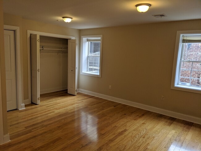 Building Photo - 146 32nd St