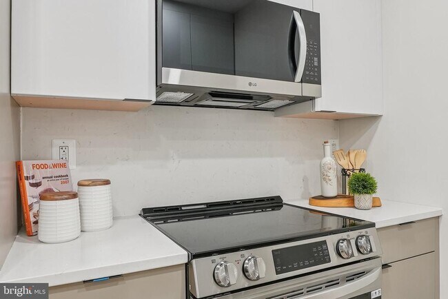 Foto del edificio - 2134 Wisconsin Ave NW