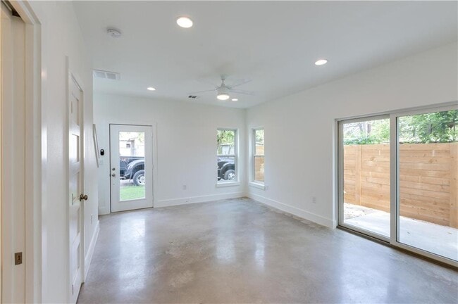 Foto del edificio - 1907 E 17th St