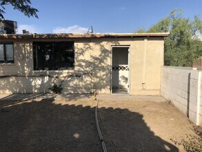 Building Photo - 5526 S 13th Ave