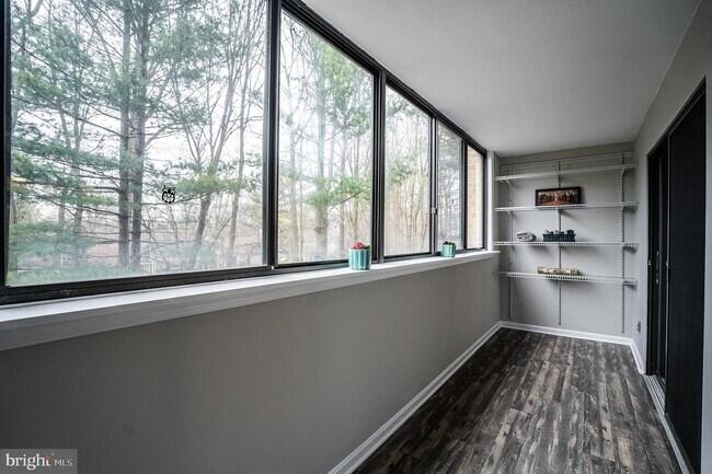 Foto del edificio - 1951 Sagewood Ln