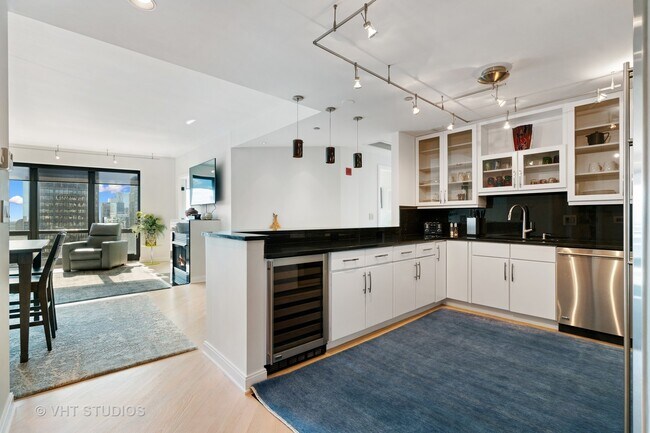 Building Photo - 130 N Garland Ct