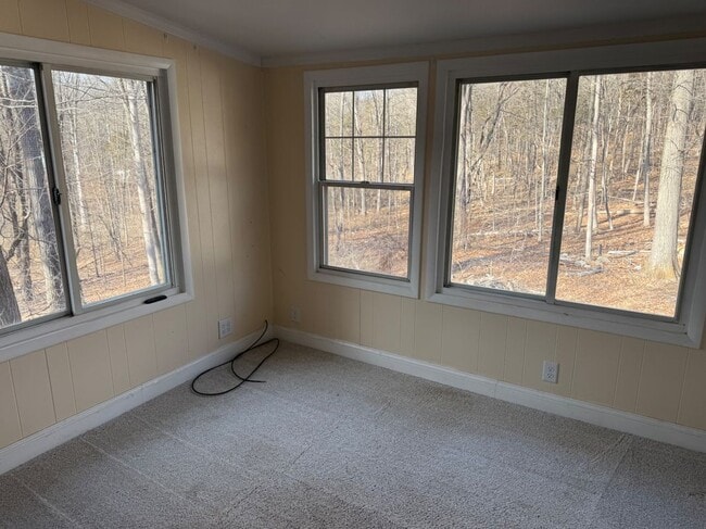 Building Photo - 95 Glenmere Homesites Rd