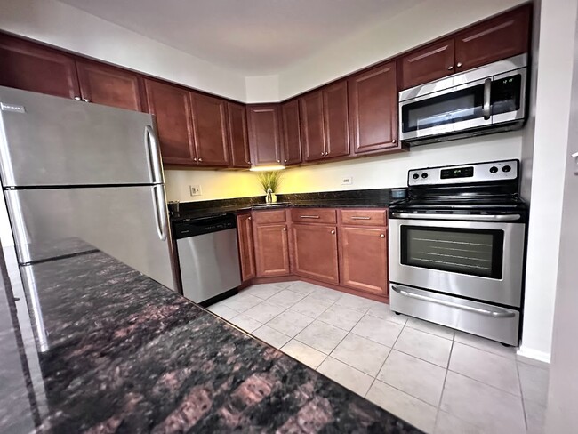 Kitchen with Granite Countertops and Bar top - 1135 Pleasant Run Dr