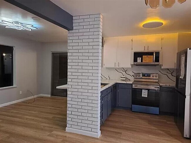 Building Photo - upgraded 3 bedroom, 2 bathroom