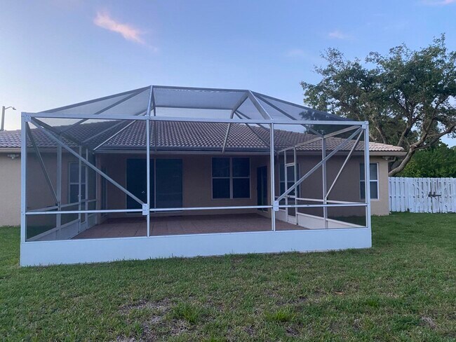 Foto del edificio - 117 Chestnut Cir
