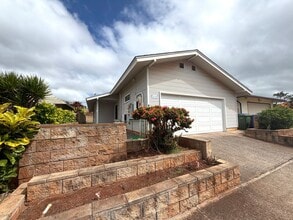 Building Photo - 94-437-437 Kuahui St