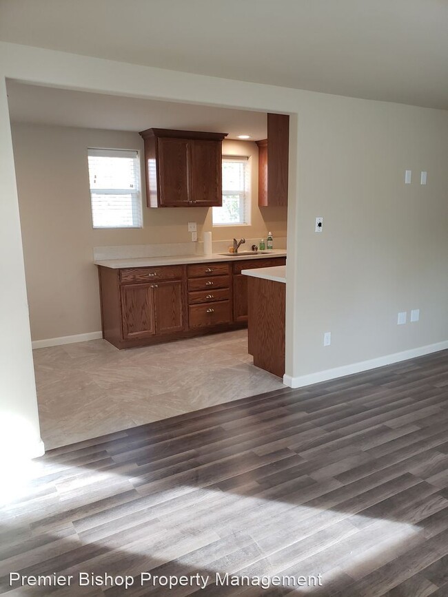 Building Photo - 2 br, 2 bath House - 520 Cornell