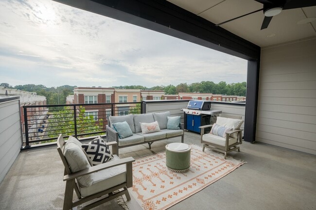 Building Photo - Luxury Rental in the Heart of Reston