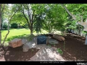Building Photo - 2833-2839 Oakhurst Dr