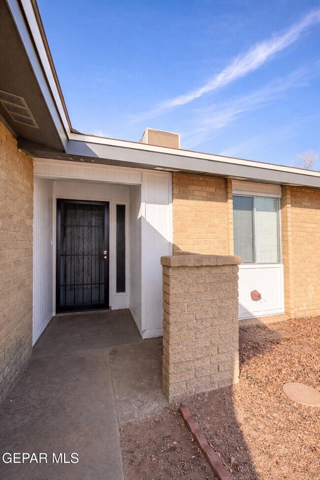 Foto del edificio - 3425 E Glen Dr
