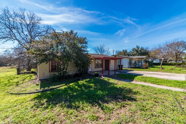Building Photo - 3-BEDROOM IN NORTH ALAMO HEIGHTS