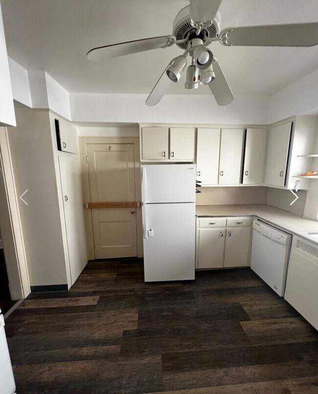 Building Photo - E. 128th Street 2672