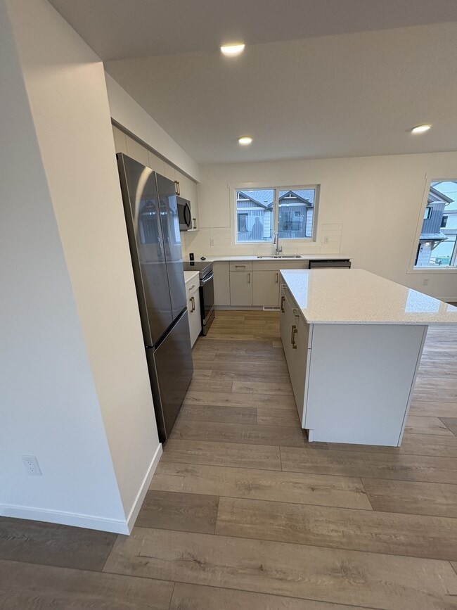 Building Photo - 1025 Secord Promenade