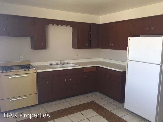 Building Photo - 8822 W Silver Spring Dr