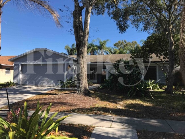 Building Photo - 16219 Pebblebrook Dr