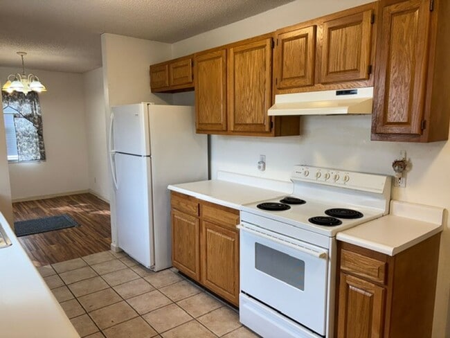 Building Photo - 2818 S Villa Dr