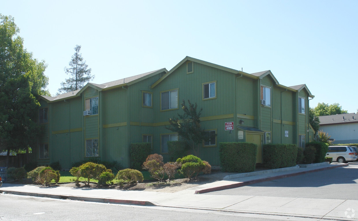 Primary Photo - 64 Rancho Dr