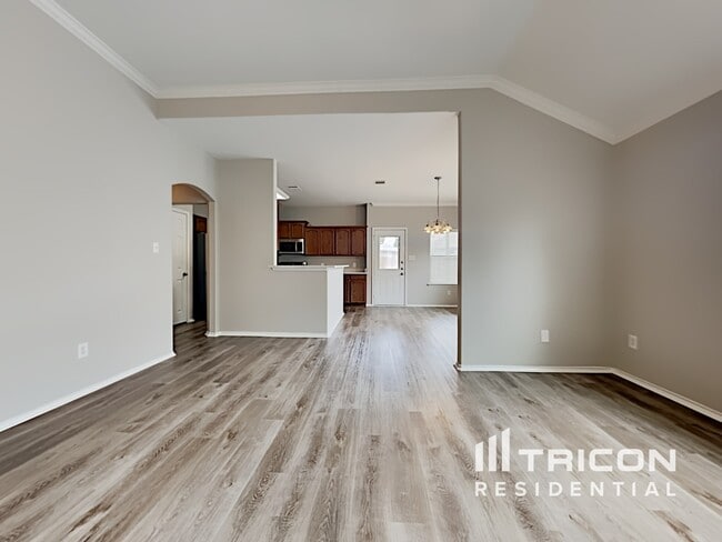 Building Photo - 213 Oak Ridge Dr
