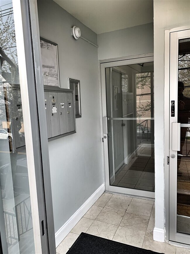 Building Photo - 263 Avenue B