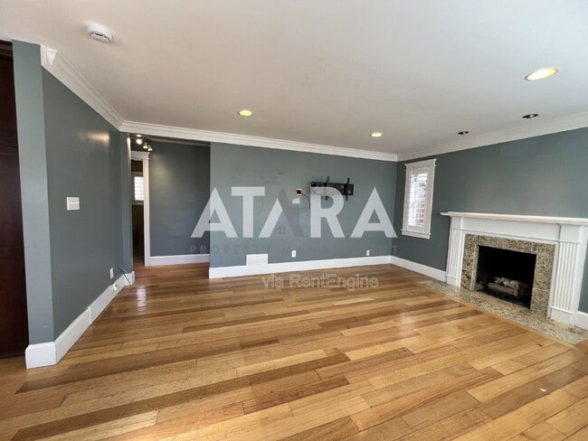 Building Photo - 2559 Wilmington Ave