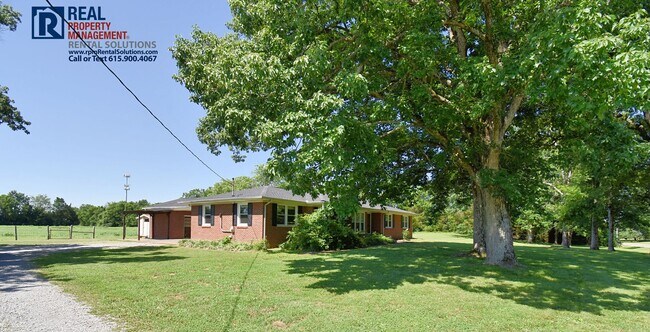 Foto del edificio - 1460 Compton Rd