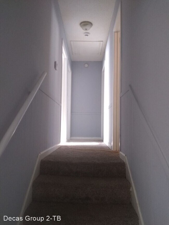 Foto del edificio - 4 br, 1 bath House - 1220 12th Ave